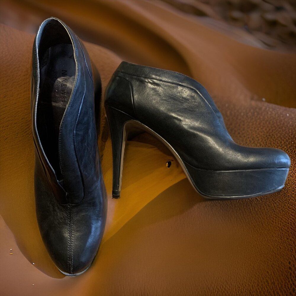 Nine west, leather, bootie, platform stiletto heel sz 8 M, black, EUC